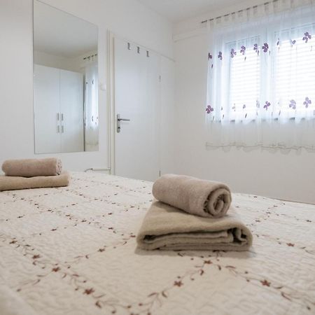 Apartman Ruza Podgora Esterno foto