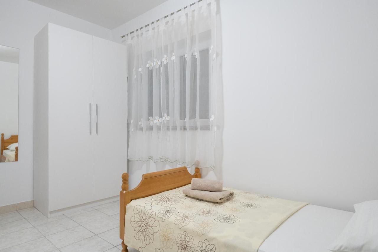 Apartman Ruza Podgora Esterno foto